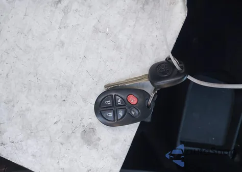 2015 Toyota Sienna Se 8 Passenger from USA, damaged, VIN 5TDXK3DC3FS661462